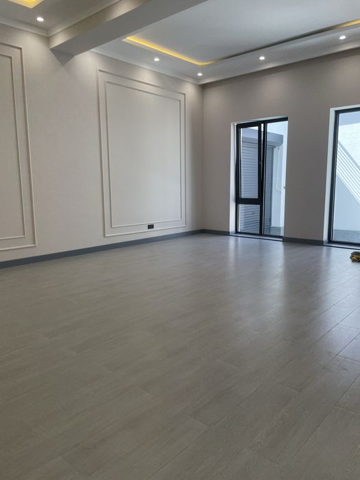 Продается в Юнусабадском р-не (за Хокимиатом) 3-уров.евродом на 3 сот.