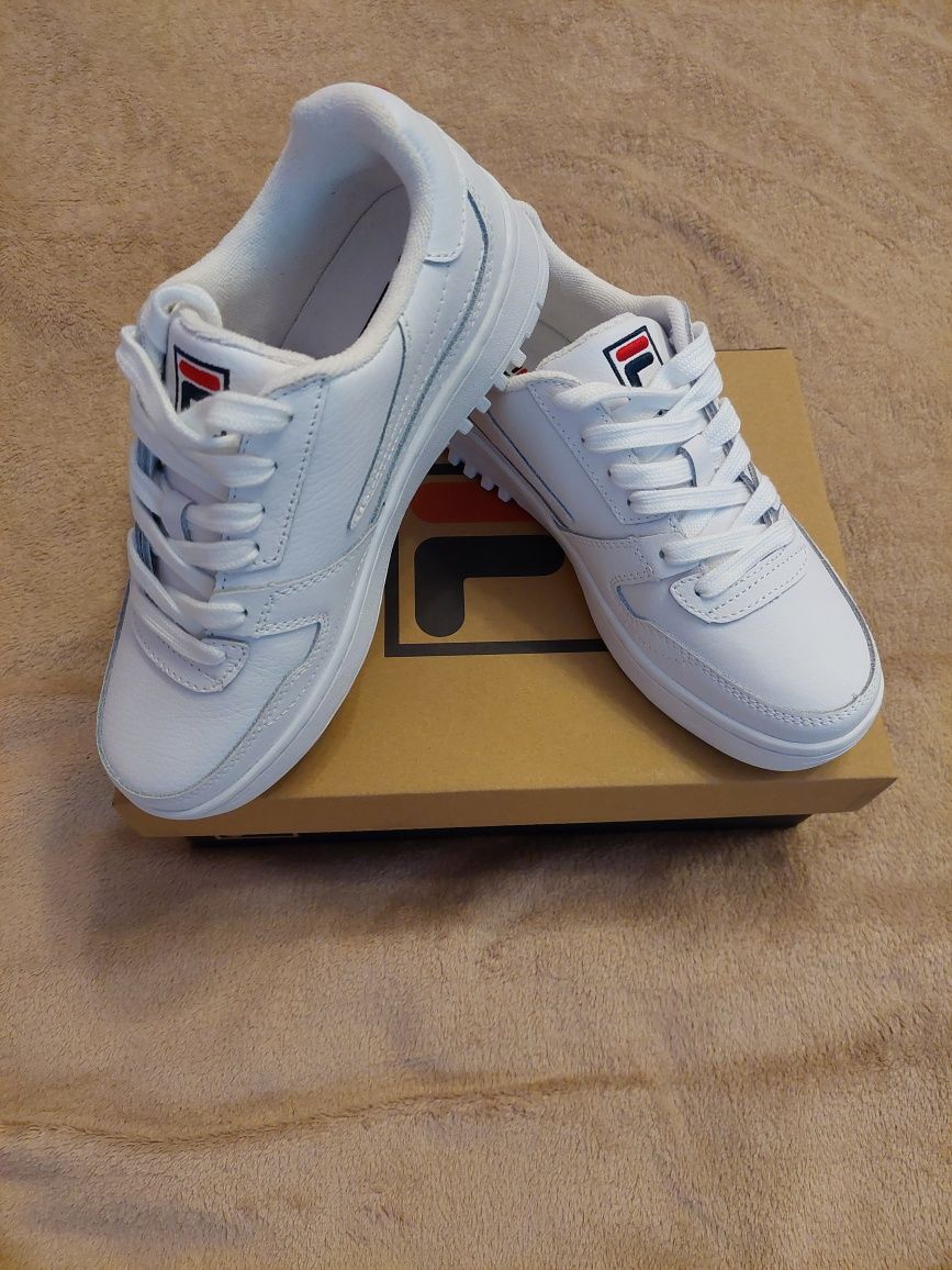 Adidași FILA piele, NOI nr.37