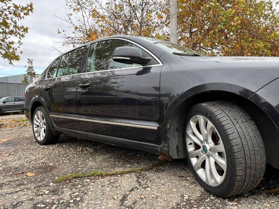 Skoda Superb berlina 2l dirsel 140 cp an 2010