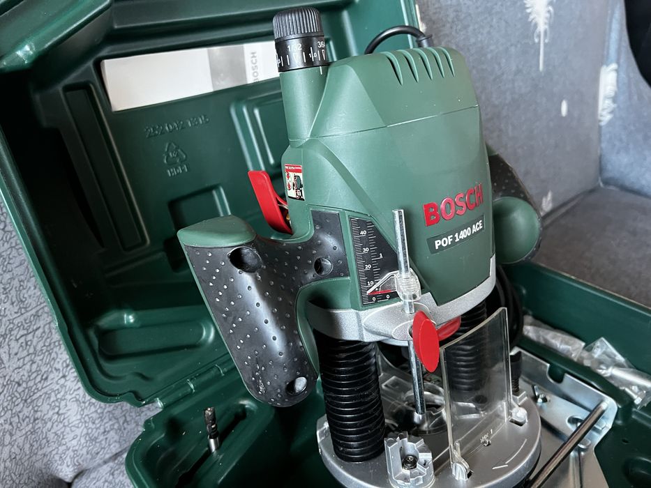 Оберфреза Bosch POF 1400 ACE, 1400 W, 6 - 8 мм, с куфар