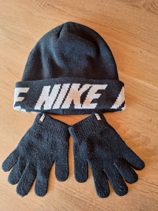 NIKE детска шапка с ръкавички ОРГИНАЛНИ