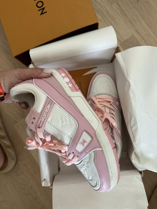 Adidasi Louis Vuitton