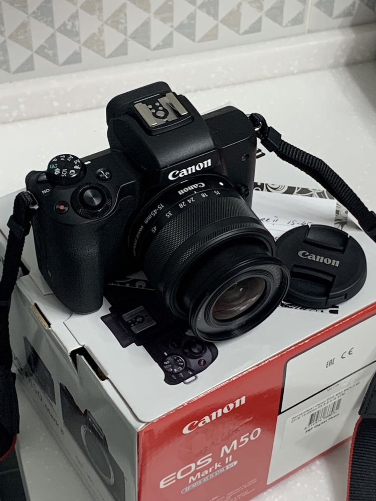 Беззеркальная камера Canon EOS M50 Mark II EF-M M18-150 IS STM Black