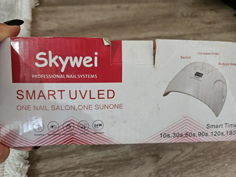 Продам лед лапродам лампу для маникюра. Работает отлично