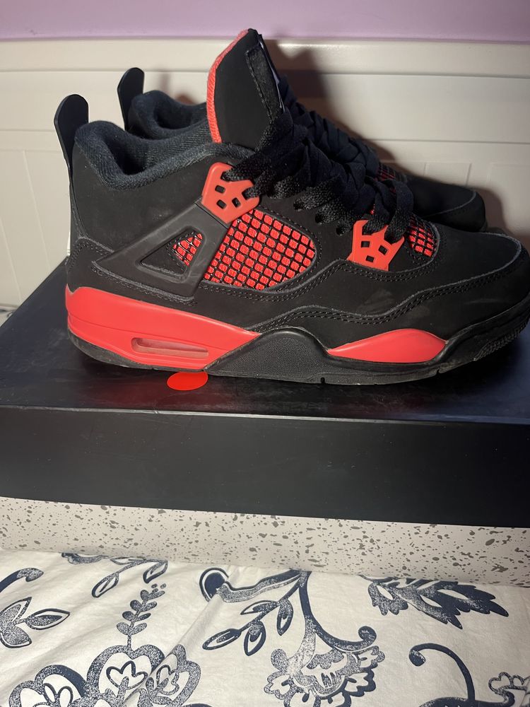 Jordan 4 red thunder