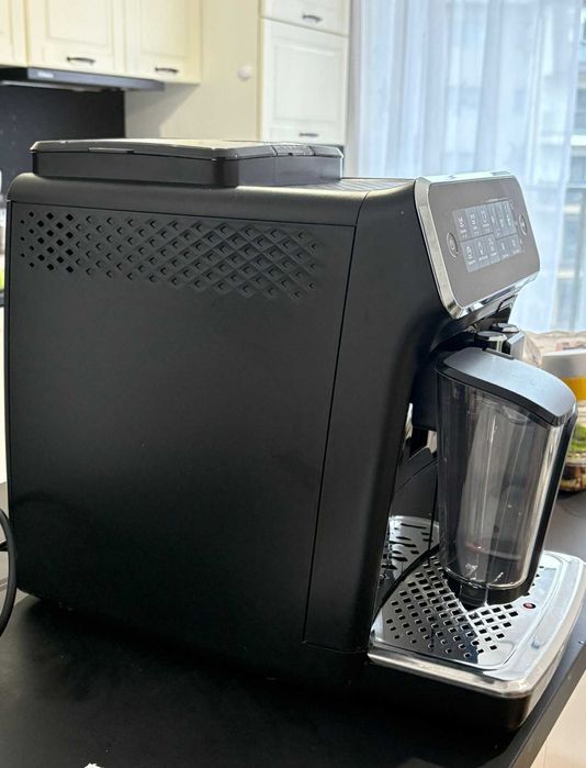 Espressor automat PHILIPS Seria 3200 LatteGo EP3241/50