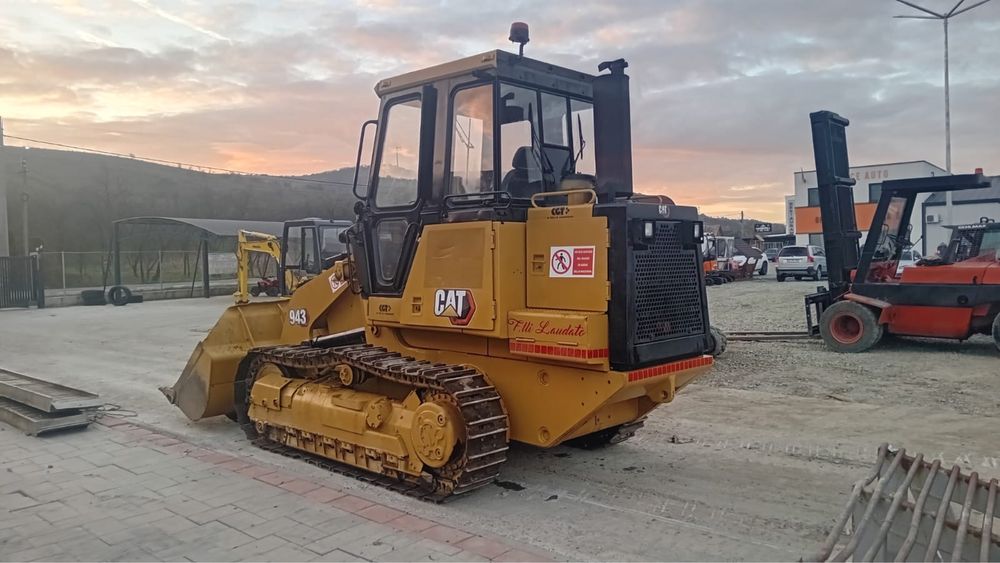 Vand sau schimb Buldozer caterpillar 10 t
