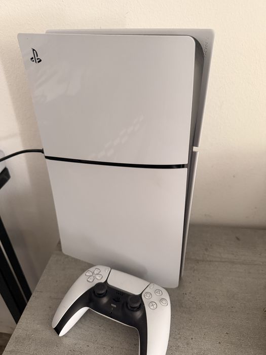 Playstation 5 ,Ps5 Digital edition 2 manete