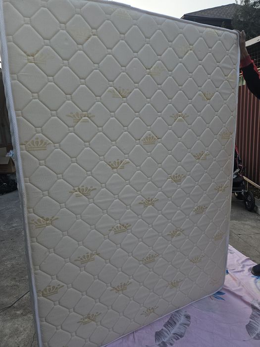 Матрас б/у 140×190