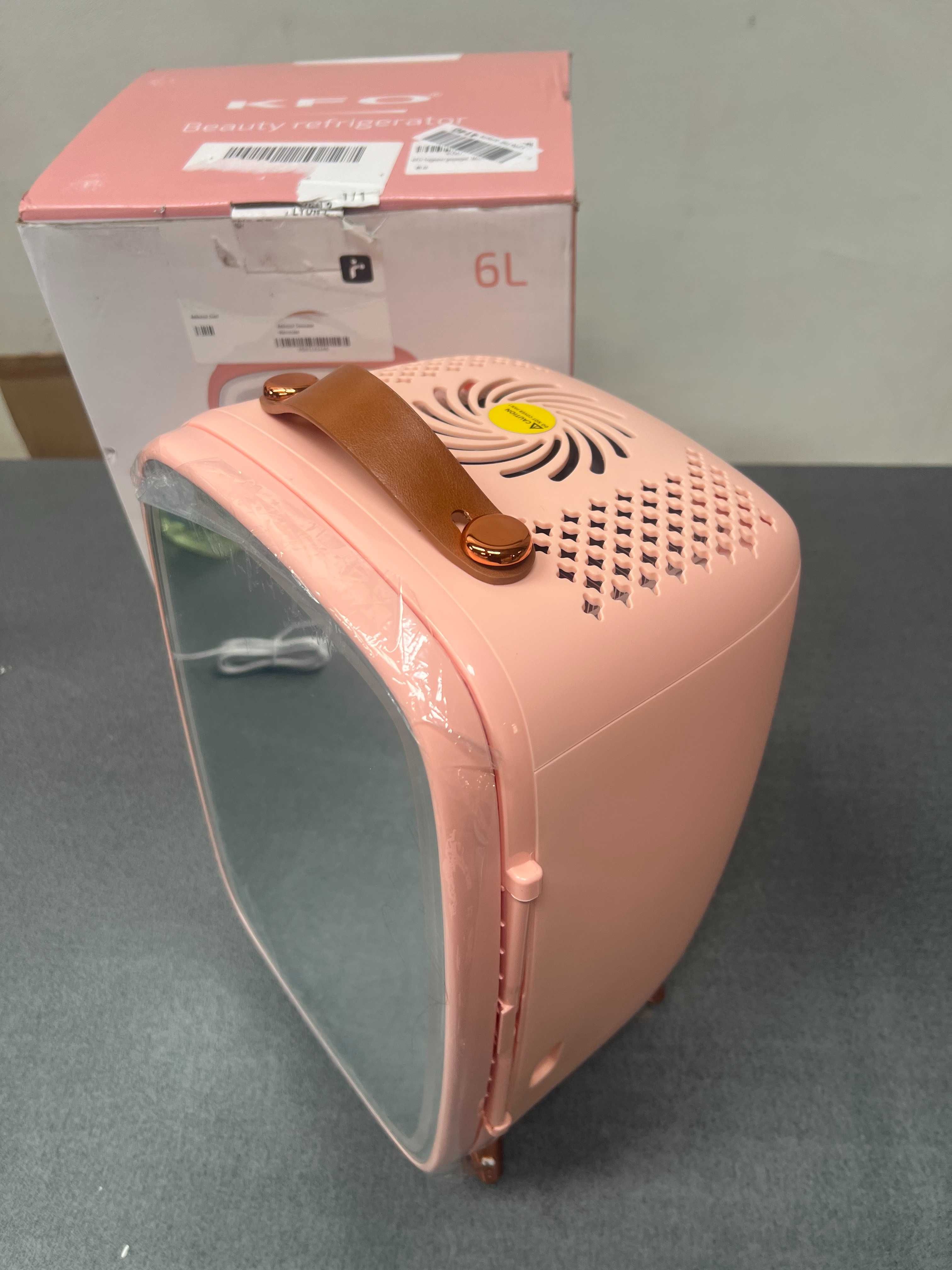 Мини хладилник KFO , 6L , LED огледало