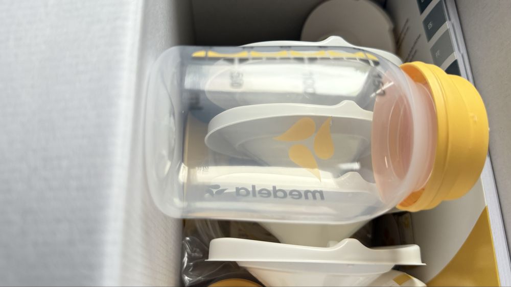 Двойна двуфазна помпа за кърма медела Medela