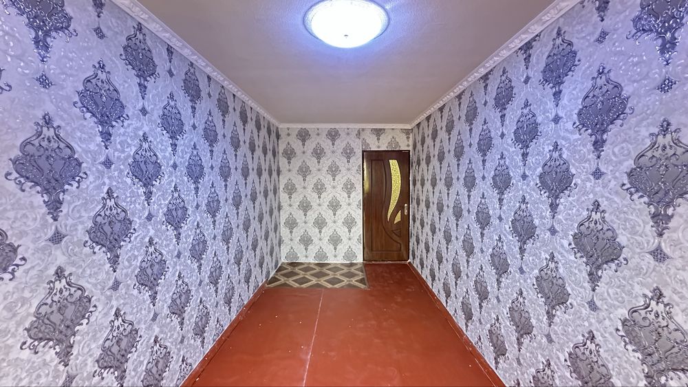 Срочно Продаётся 2х комнатная квартира ул.Шота руставелли 2этаж середи
