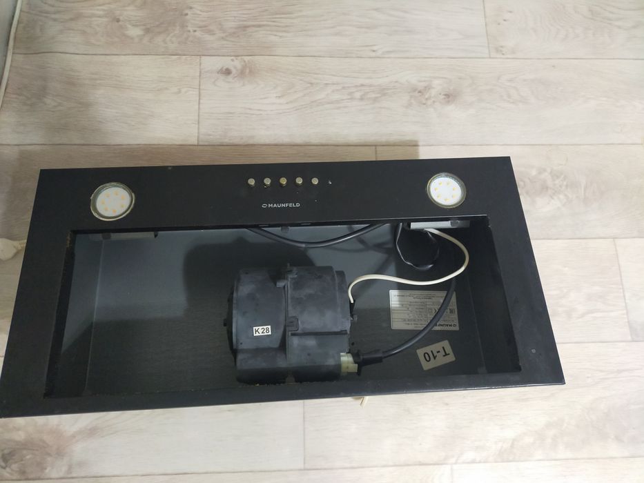 Продам вытяжку на кухню, в хорошем состояний