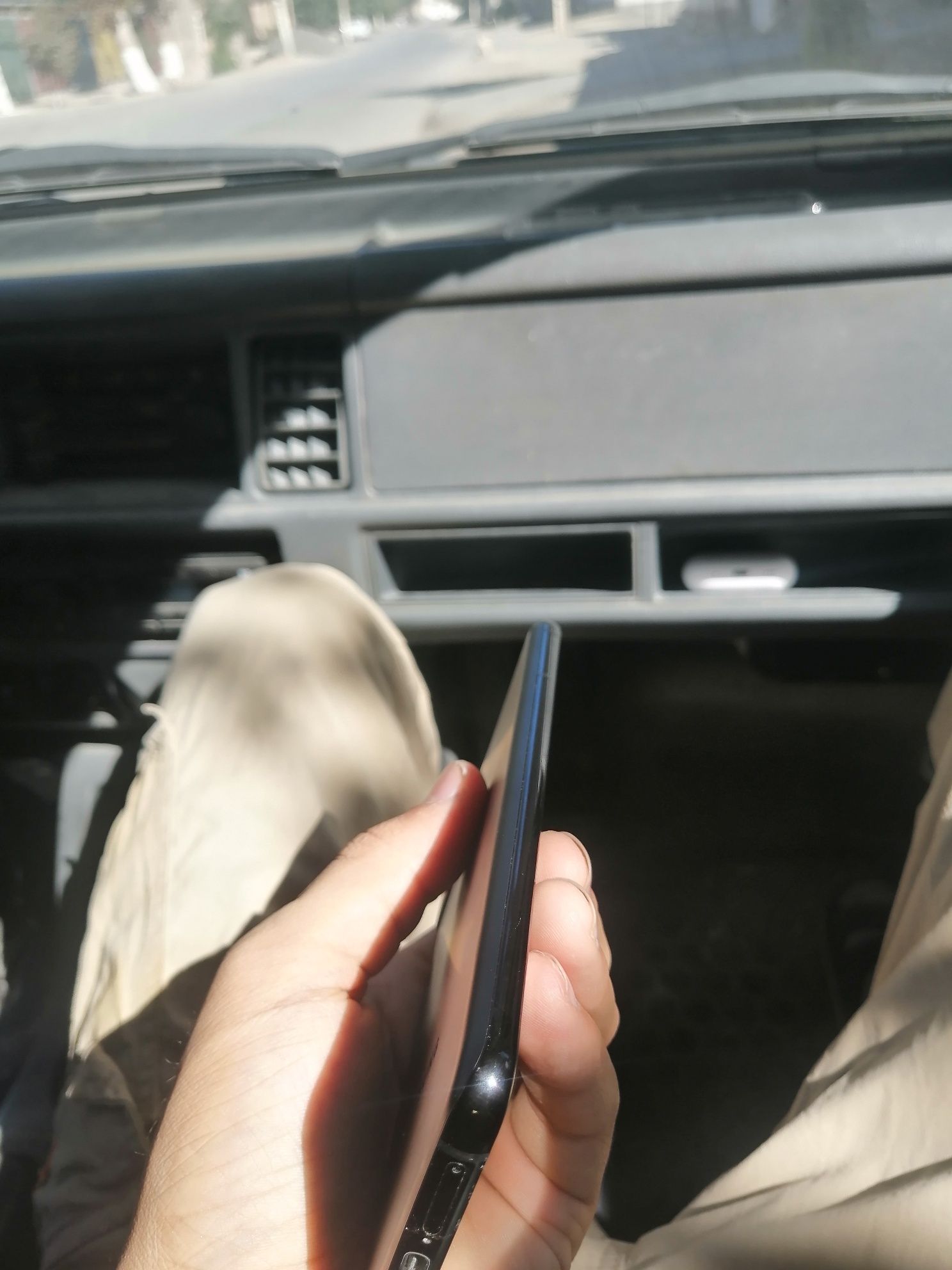 Samsung s21+ rangi qora