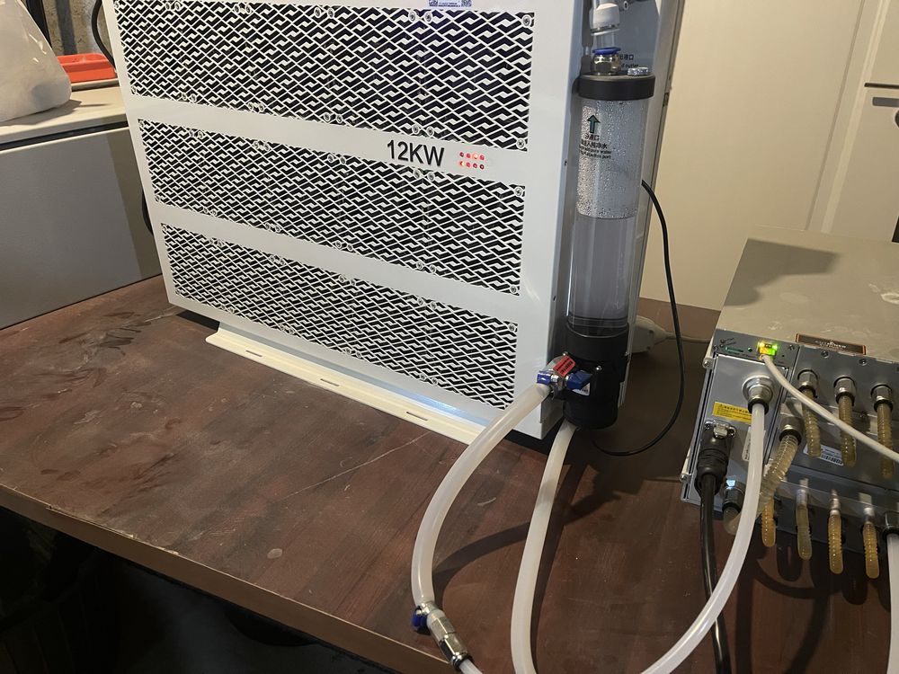 Antminer S19Hyd Bitcoin miner Hydro 154Th