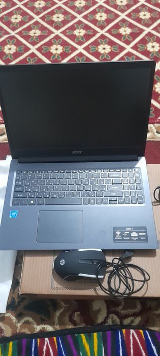 Noutbuk yangi Acer