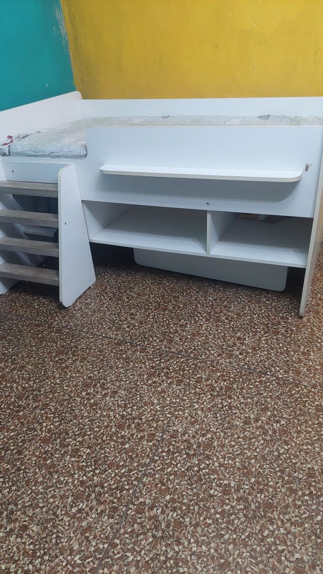 Продам кровать детскую