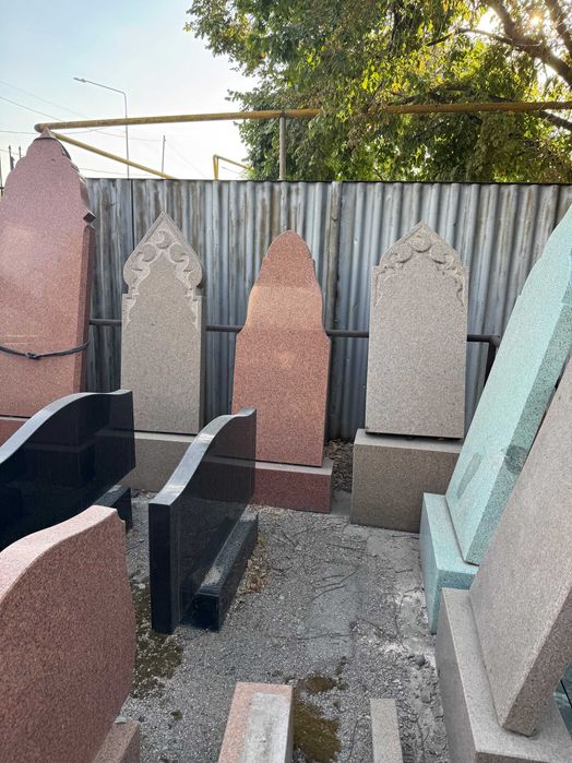 Памятники Изделия из натурального камня: гранит габбро. Мазарные плиты