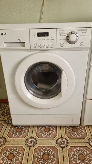 Продам стиральную машинку LG на запчасти. Цена 10 тыс тенге