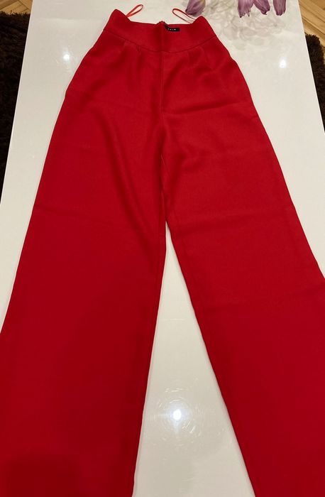 Широк червен панталон Avin