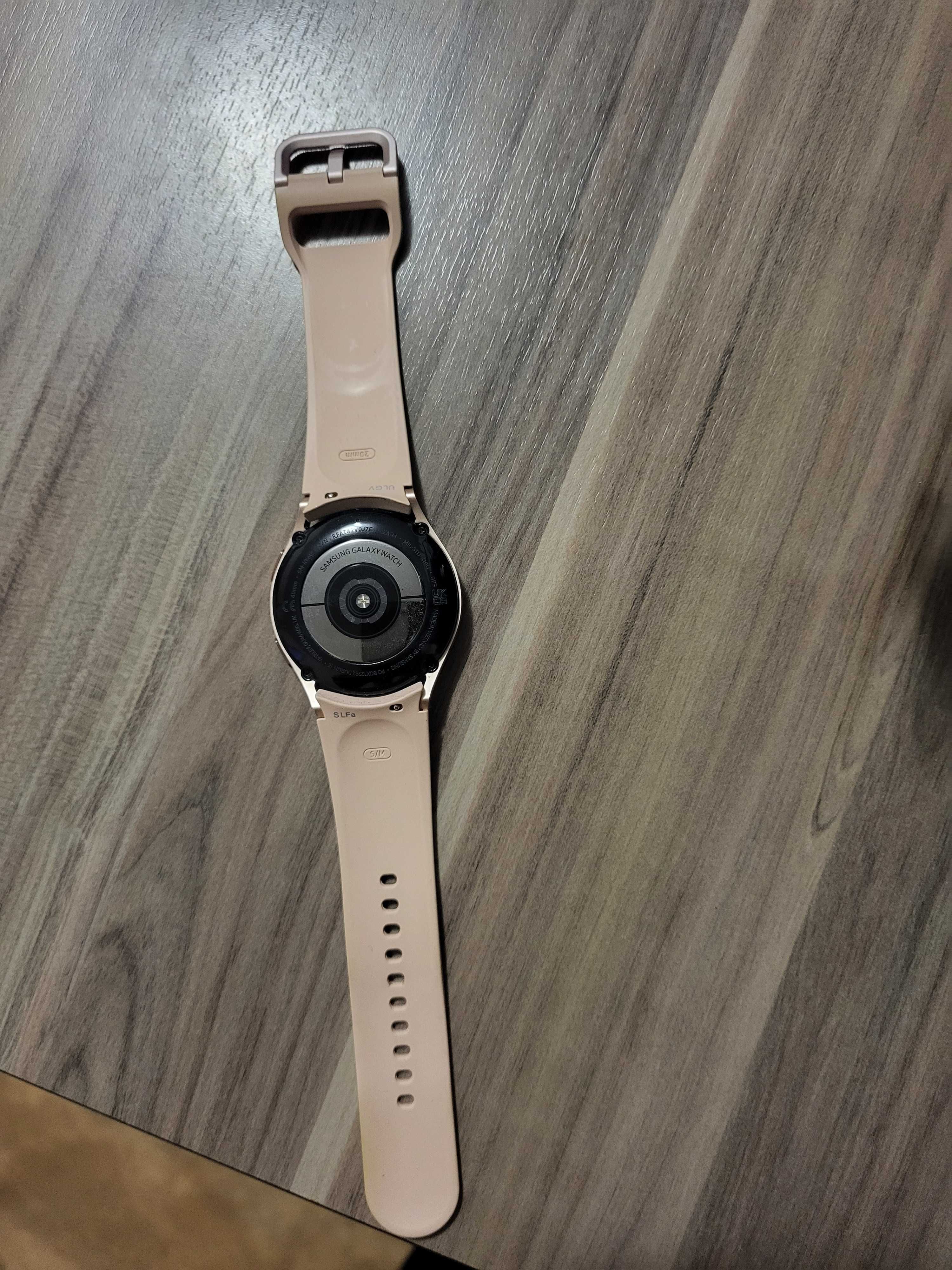 Часовник Samsung Watch 4