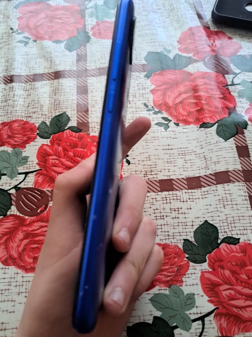Vând Redmi Not 9