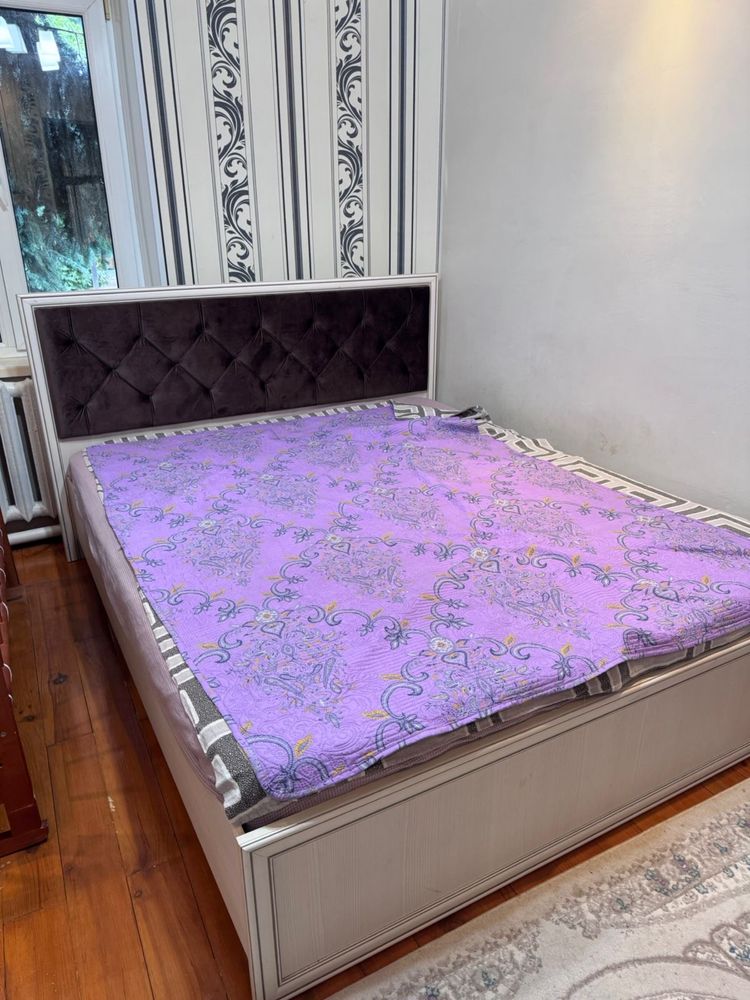 Продам 2 х спальную кровать
