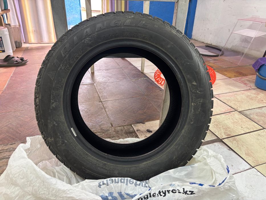 Продам зимнюю резину 195/60/15