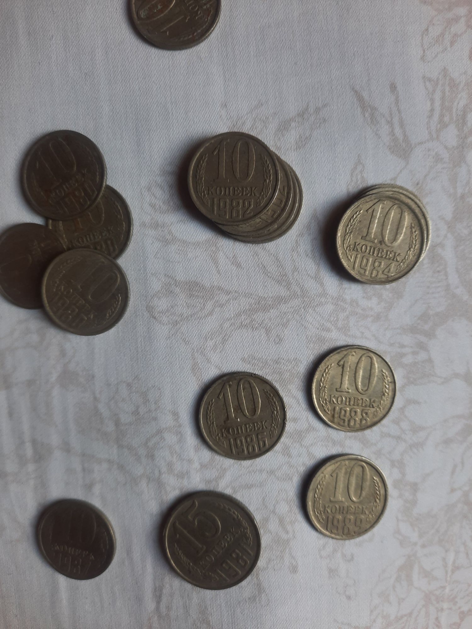 Продам монеты разные