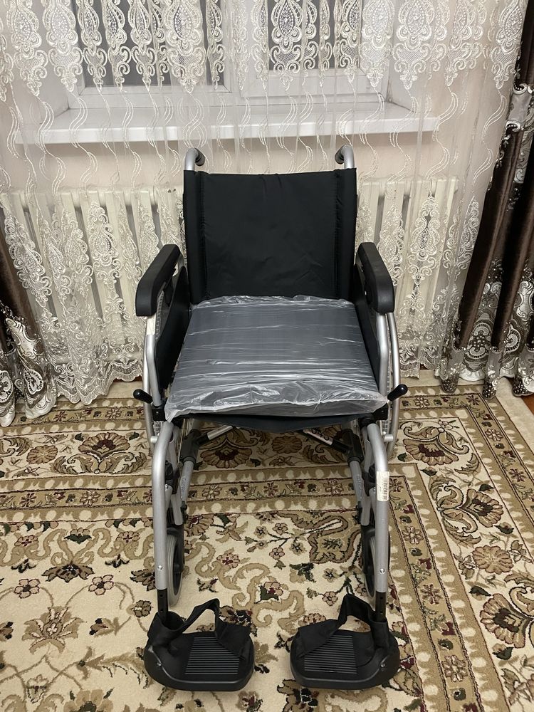 Инвалидная каляска (новая)