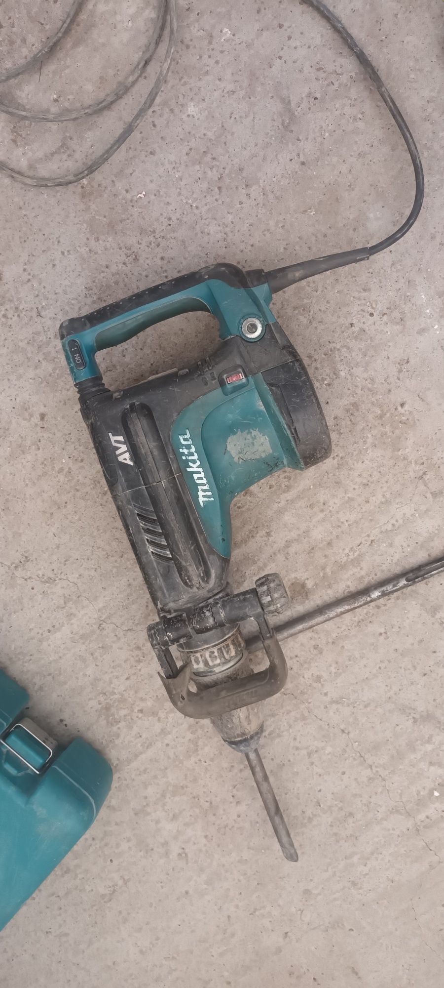 Demolitor/ciocan Makita HM1213C