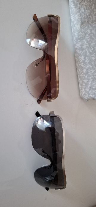 Vând ochelari de soare