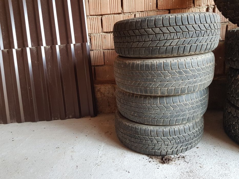 Anvelope Bridgestone Blizzak LM 25T 195/60/16 - M+S iarna.