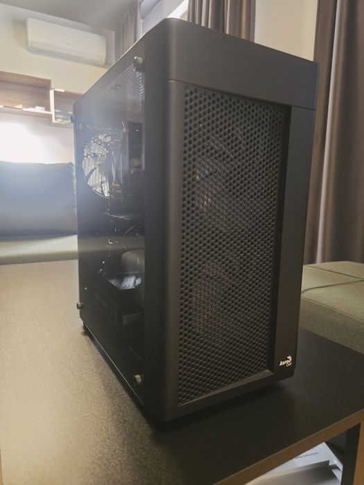 Компактен Геймърски Компютър за малък шушляк