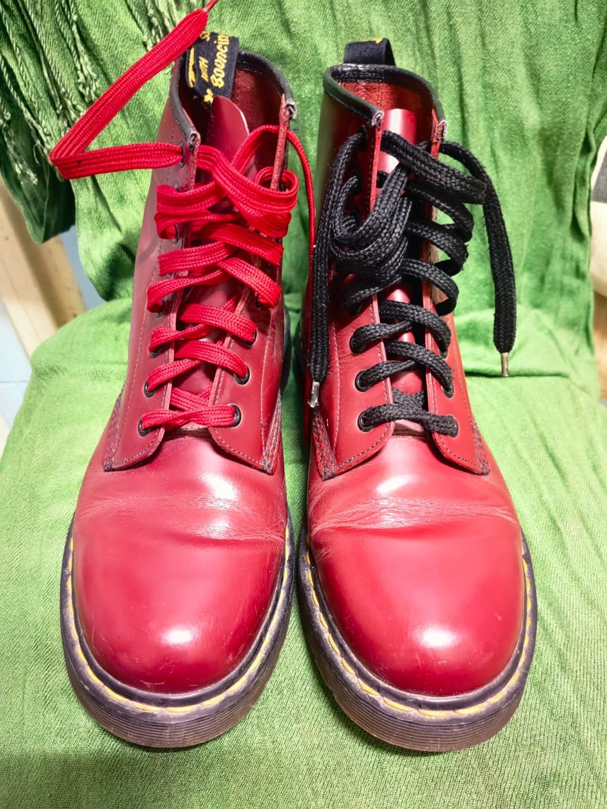 Bocanci Dr Martens originali 1460 măsura 41 - 8 inele