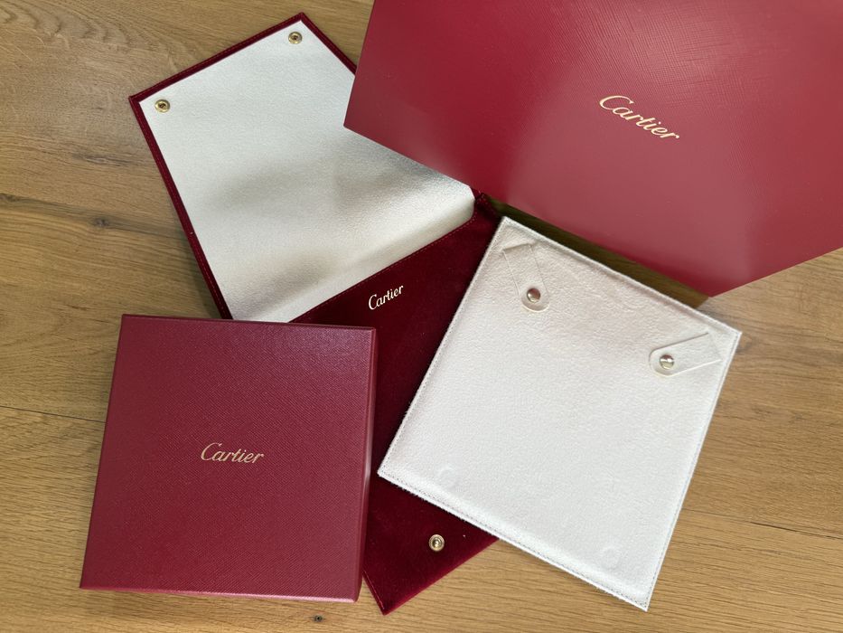 Колие Cartier от колекцията LOVE