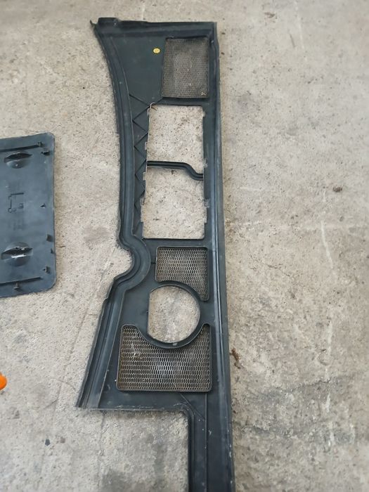 Кора над акумулатора ауди а4 б6 и б7