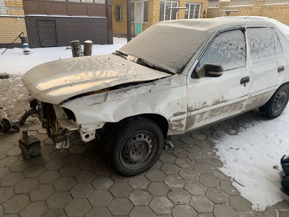 Нексия  можно на разбор состояние хорлшее