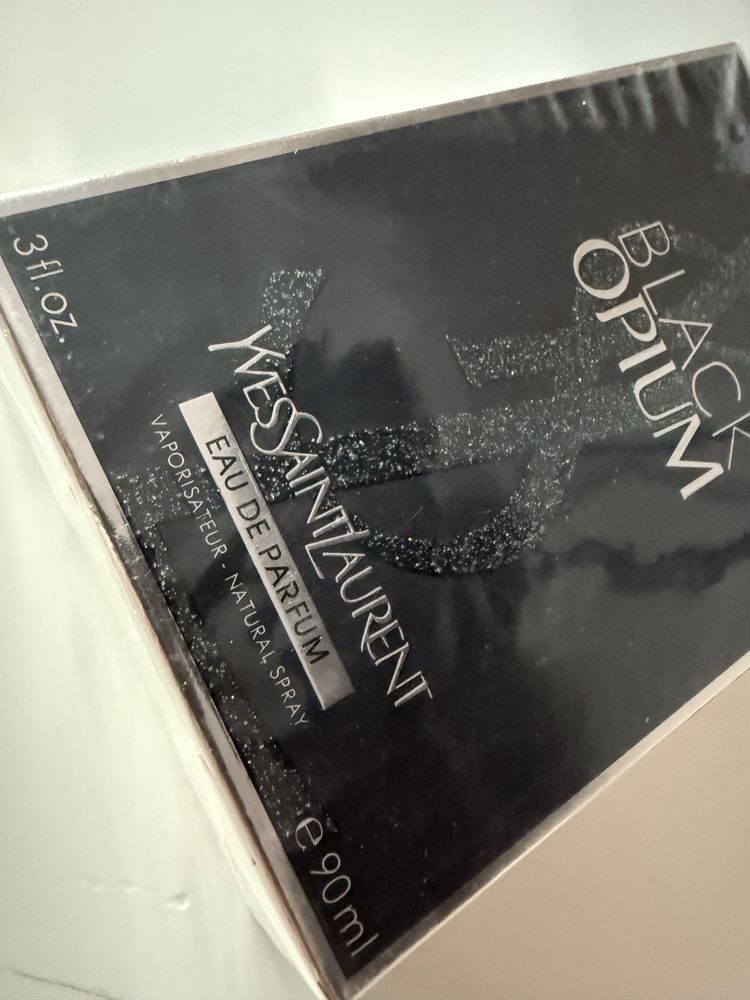 Дамски парфюм Yves Saint Laurent Black Opium EDP 90 ml