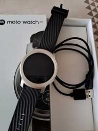 Смарт часовник Moto watch