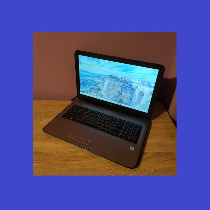 Laptop HP Pavilion 15 i3 2.40GHz 16GB 8GB/SSD M.2 256GB - Baterie noua