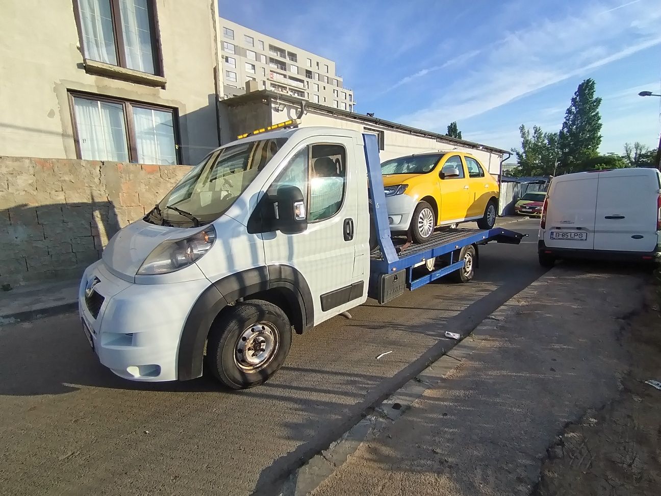 Asistenta rutieta tractări auto platforma auto 24/24