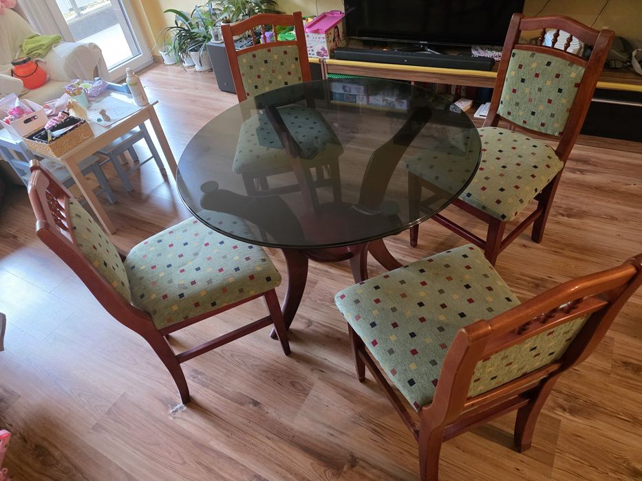 Маса за хранене с четири стола - стъкло и масив