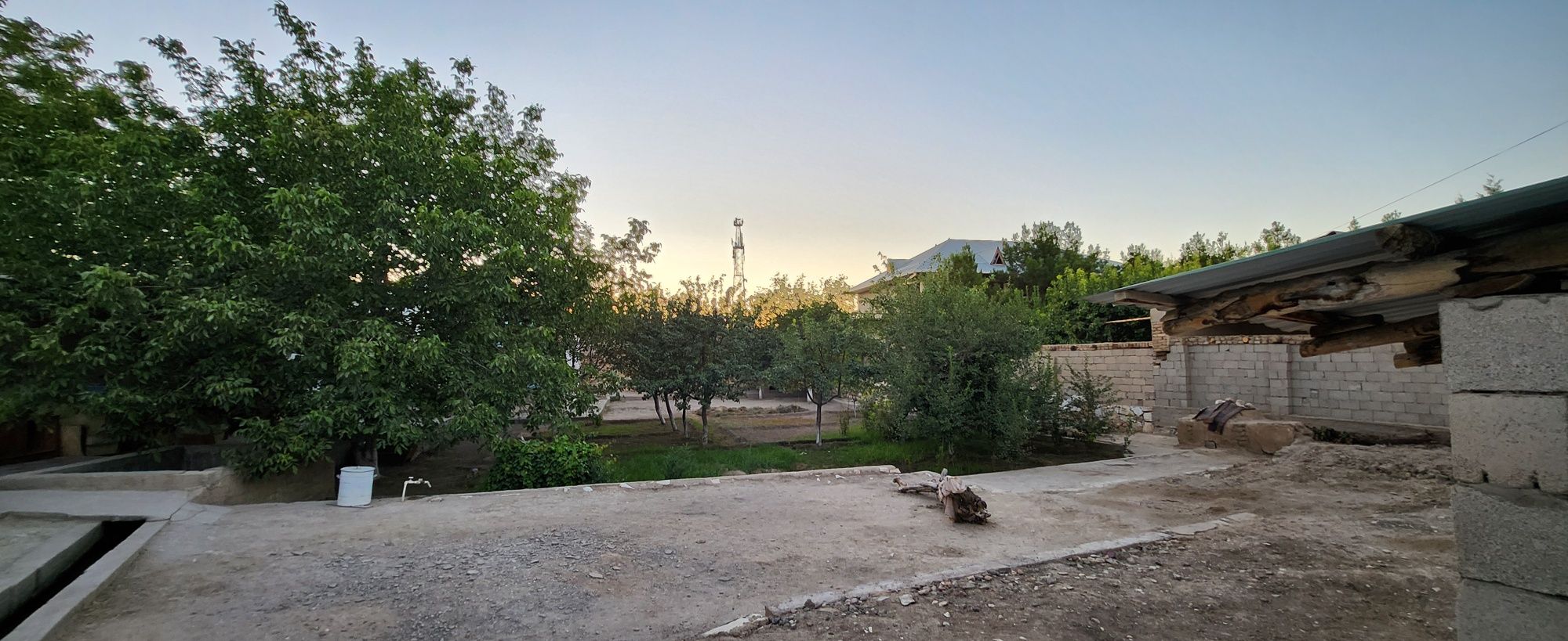 Hovli sotiladi 12 sotix