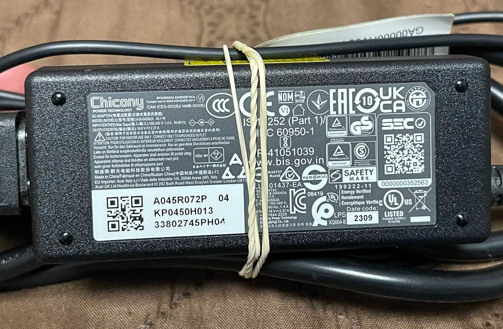 Лаптоп ACER Aspire 3 A315-24P-R2AS Ryzen 5 16 Ram 512 SSD