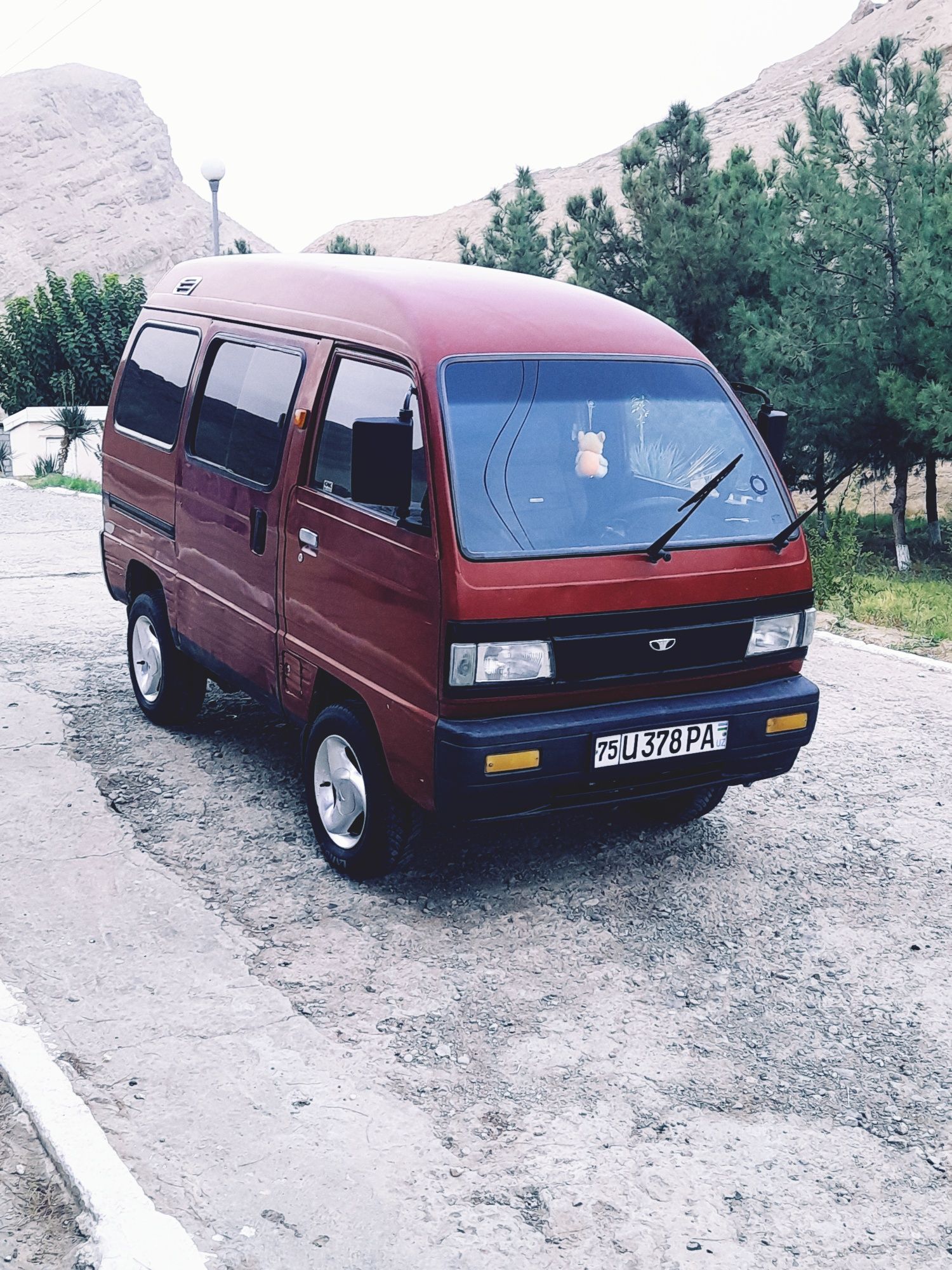 Damas sotiladi 1998