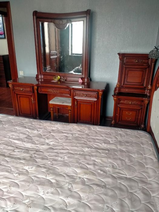 Продам срочно спальный гарнитур