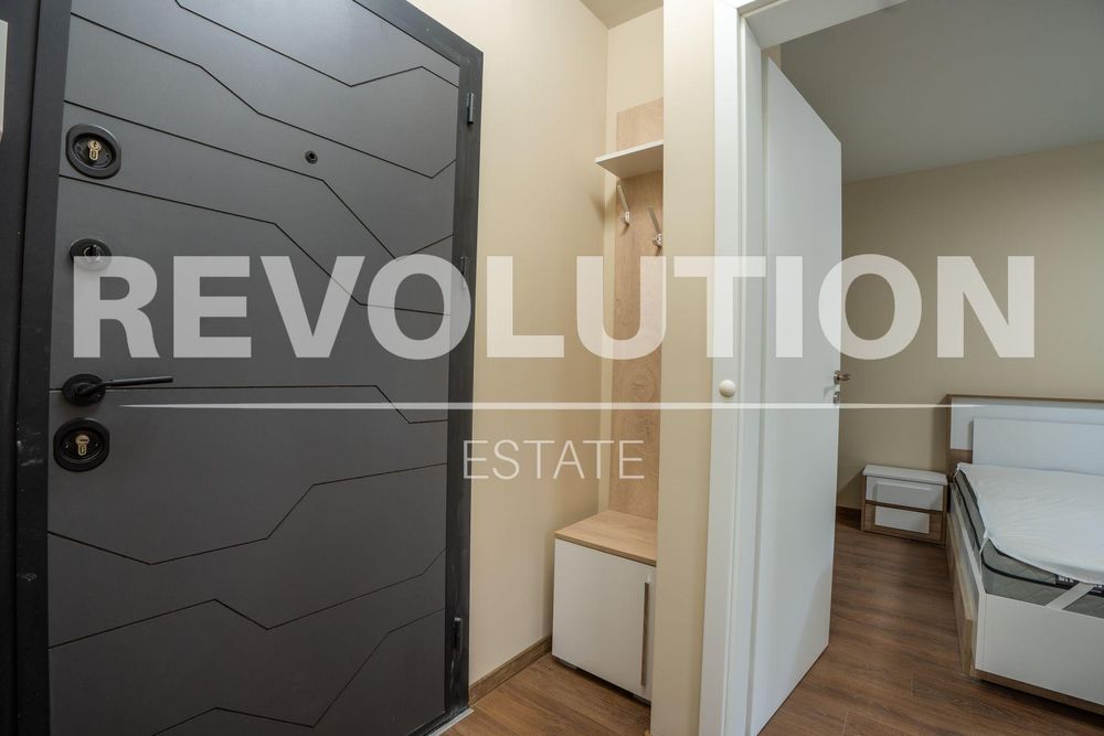 Светъл ДВУСТАЕН апартамент в кв. Христо Смирненски