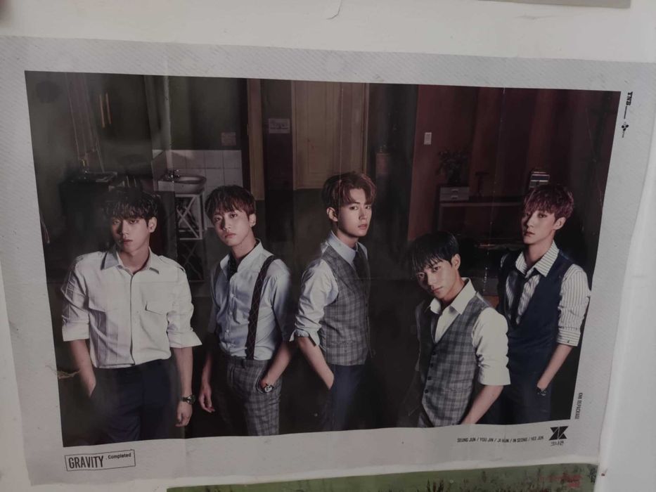 X1 ,KNK ,IKON,EXO,BTS Официални плакати