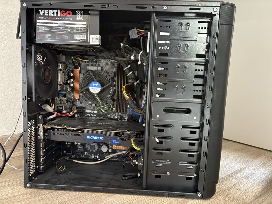 Gaming PC + FULL HD Monitor + WINDOWS 11 лицензиран !